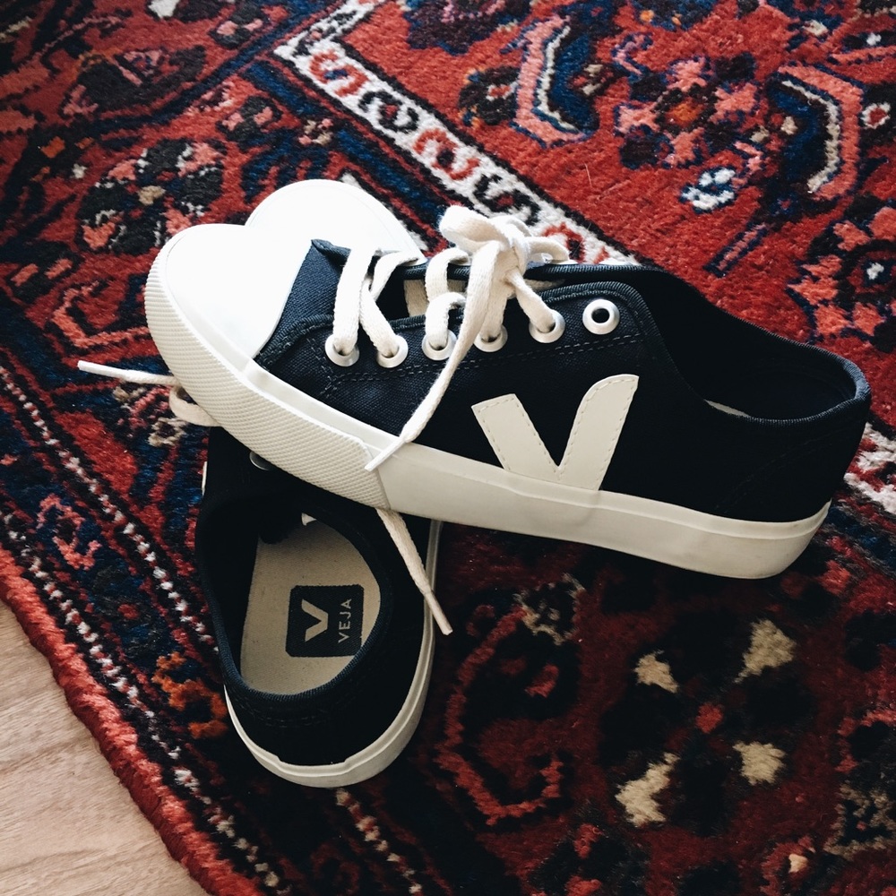 Vega tennis shoe